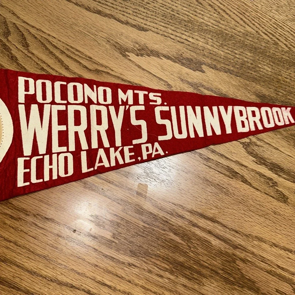 Vintage Werrys Sunnybrook POCONO MOUNTAINS PA PENNSLYVANIA Pennant 26